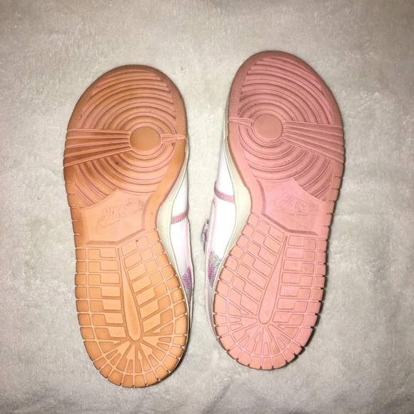 COPY - Women’s/Girls Nike Sneakers - Picture 5 of 8